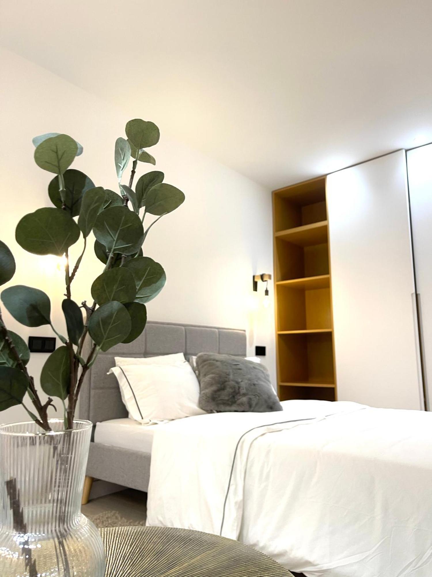 R&K Atocha Apartment Madri Exterior foto